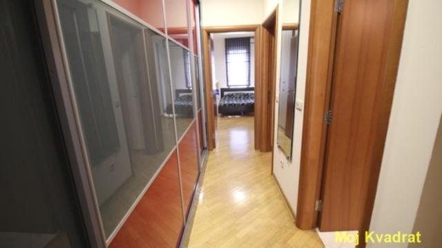 Stan, četvorosoban, Izdavanje, 179m2, Hram svetog Save, Vračar, Internacionalnih brigada