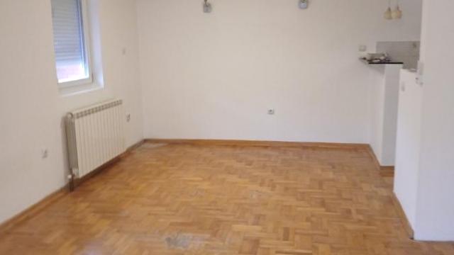 Kuća, Trosoban, Izdavanje, 84m2, Banovo brdo, Čukarica, Mira Popare