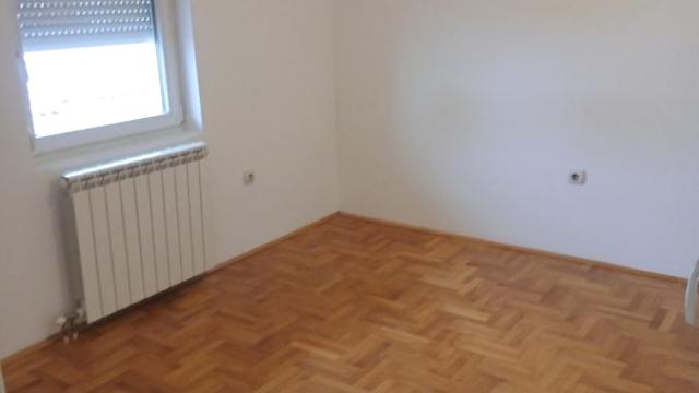 Kuća, Trosoban, Izdavanje, 84m2, Banovo brdo, Čukarica, Mira Popare
