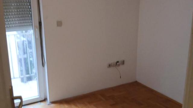 Kuća, Trosoban, Izdavanje, 84m2, Banovo brdo, Čukarica, Mira Popare