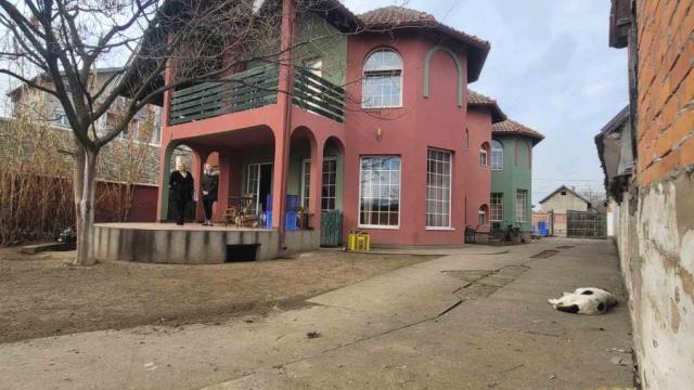 Kuća, Petosoban, Izdavanje, 350m2, Surčin (mesto), Surčin, Vojvođanska