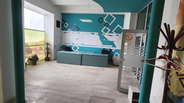 Poslovni prostor, Dvosoban, Izdavanje, 75m2, Ekonomski fakultet, Savski venac, Karađorđeva