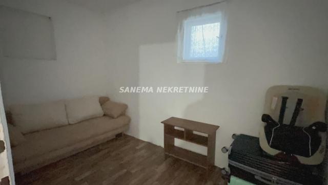 Kuća, četvorosoban, Prodaja, 142m2, Mlake, Gradska lokacija, Sombor
