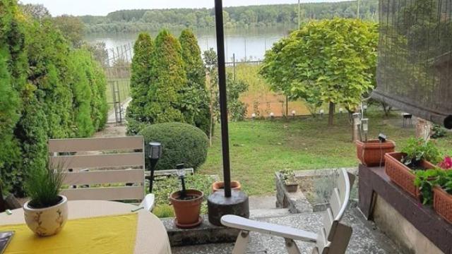 Kuća, Petosoban, Prodaja, 175m2, Stari Banovci, Okolno mesto, Vikend naselje