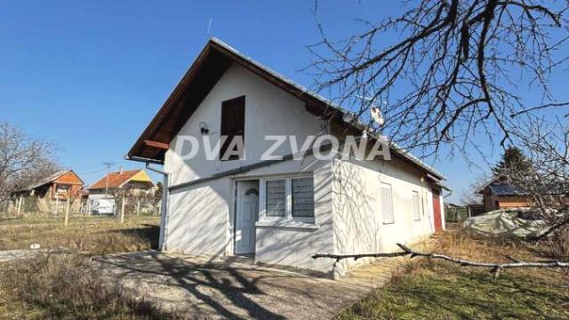 Kuća, Trosoban, Prodaja, 32m2, Čortanovci, Okolno mesto, Indjija