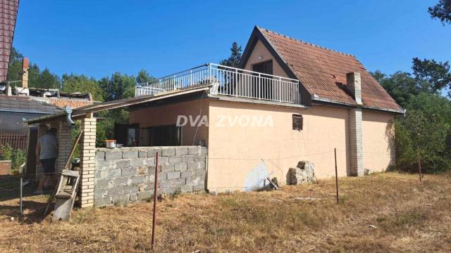 Kuća, Trosoban, Prodaja, 80m2, Okolno mesto, Titel