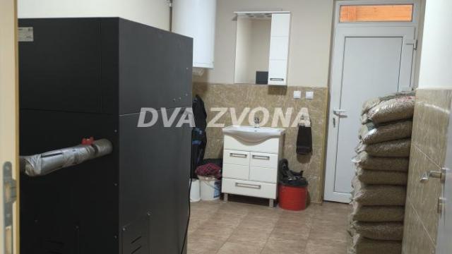 Kuća, četvorosoban, Prodaja, 230m2, Perlez, Okolno mesto, Zrenjanin