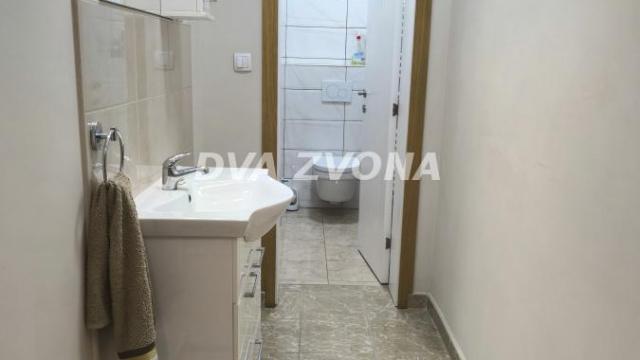 Kuća, četvorosoban, Prodaja, 230m2, Perlez, Okolno mesto, Zrenjanin