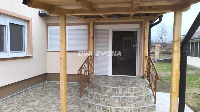 Kuća, četvorosoban, Prodaja, 230m2, Perlez, Okolno mesto, Zrenjanin