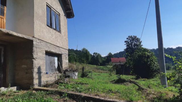 Kuća, Dvosoban, Prodaja, 100m2, Živica, Okolno mesto, Zivica