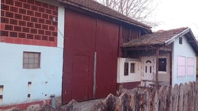 Kuća, Trosoban, Prodaja, 260m2, Cekic brdo