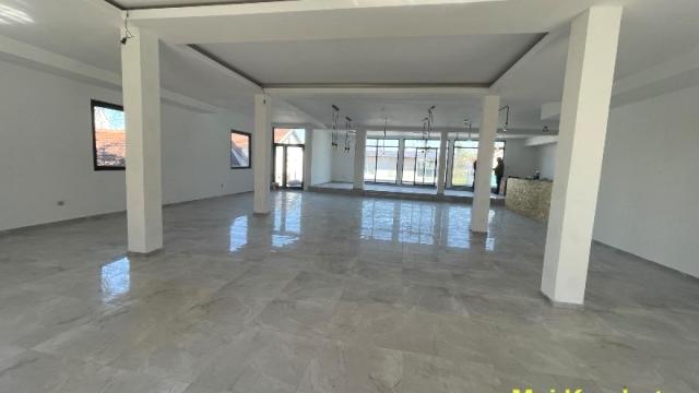 Poslovni prostor, Izdavanje, 290m2, Labudovo brdo, Rakovica, Oplenačka