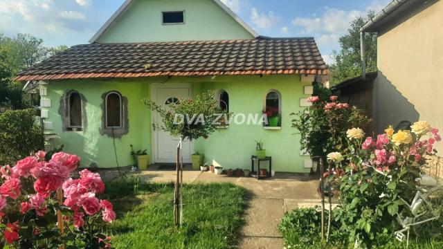 Kuća, Trosoban, Prodaja, 99m2, Centar, Gradska lokacija, Srbobran
