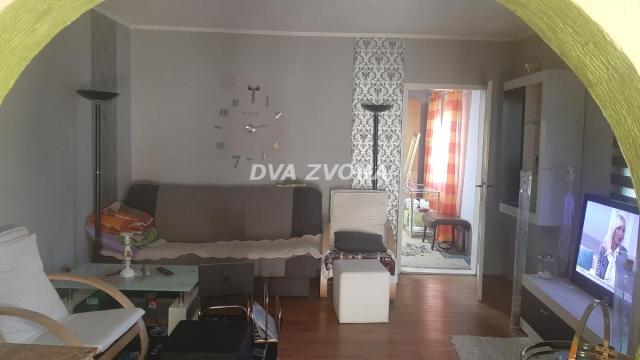Kuća, Trosoban, Prodaja, 99m2, Centar, Gradska lokacija, Srbobran
