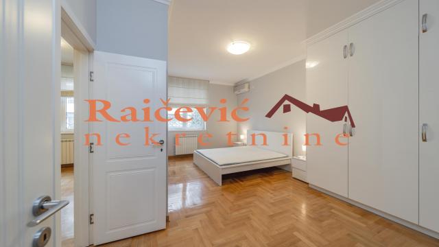 Stan, Trosoban, Izdavanje, 119m2, Hram svetog Save, Vračar, Dubljanska