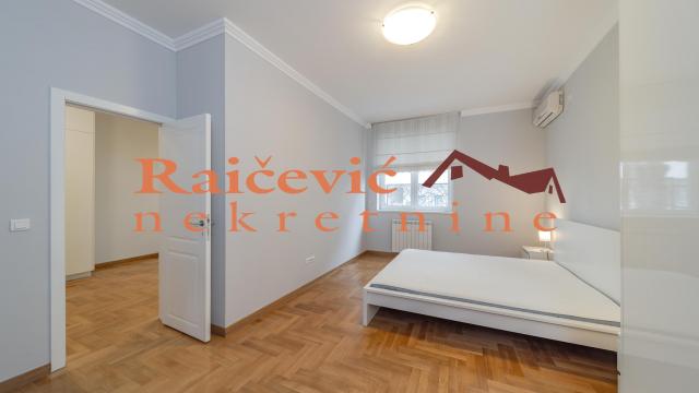 Stan, Trosoban, Izdavanje, 119m2, Hram svetog Save, Vračar, Dubljanska