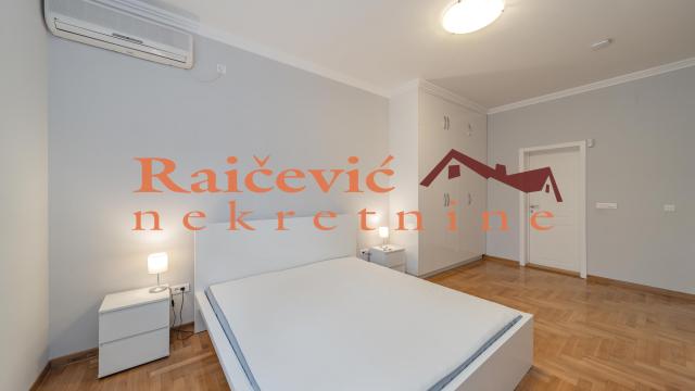 Stan, Trosoban, Izdavanje, 119m2, Hram svetog Save, Vračar, Dubljanska