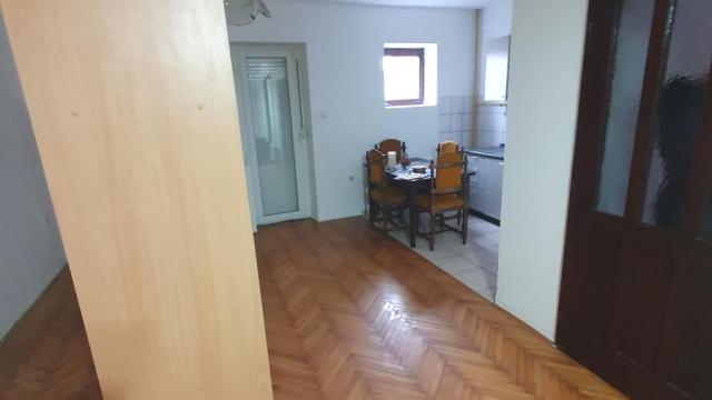Kuća, četvorosoban, Prodaja, 183m2, Ruma