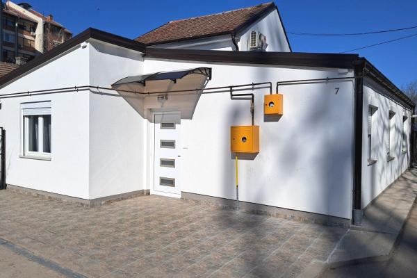 prodaja, kuca,
petrovaradin-novi-sad, 839568, cetvoroiposoban-zeleznicki-prilaz