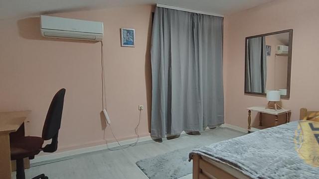 Kuća, četvorosoban, Izdavanje, 100m2, FON - Bilećka, Voždovac, Vojvode Stepe