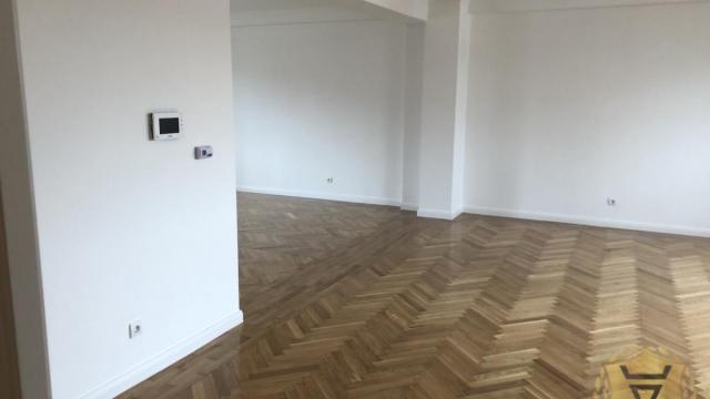Stan, četvorosoban, Izdavanje, 144m2, Hram svetog Save, Vračar, Nebojšina