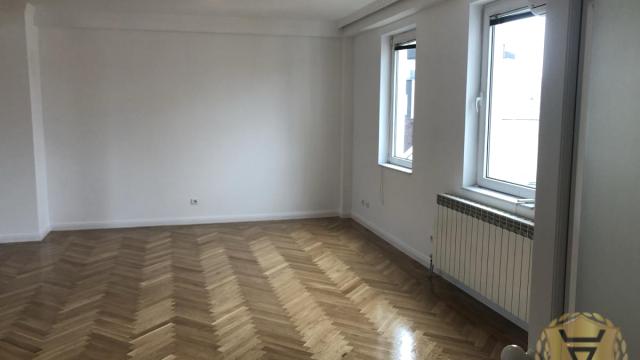Stan, četvorosoban, Izdavanje, 144m2, Hram svetog Save, Vračar, Nebojšina
