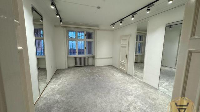 Stan, Petosoban, Izdavanje, 120m2, Krunska, Vračar, Krunska