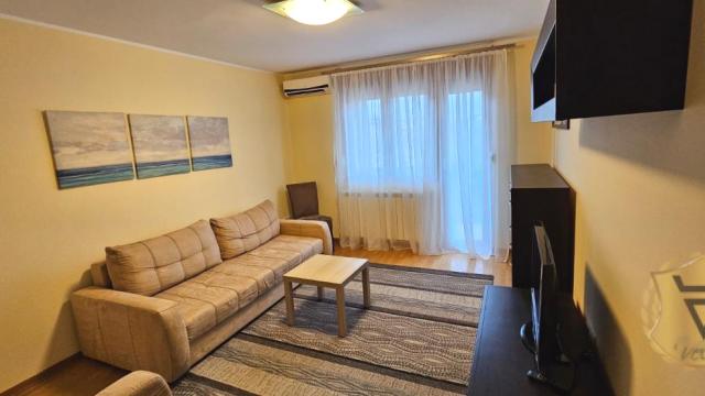 Stan, Dvosoban, Izdavanje, 62m2, Slavija, Vračar, Deligradska