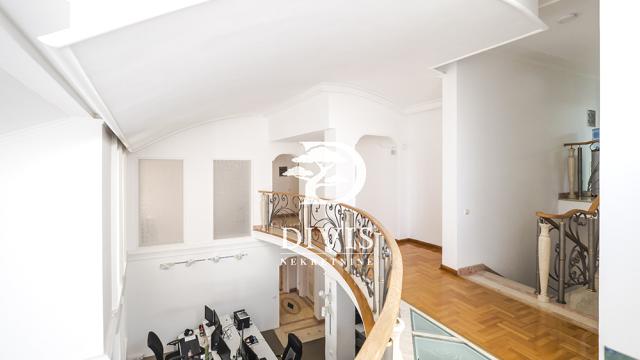 Kuća, Petosoban i veći, Prodaja, 660m2, Omladinska