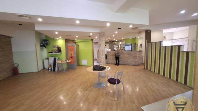 Poslovni prostor, Izdavanje, 550m2, Žarkovo, Čukarica, Ljubice Ivosevic Dimitrov