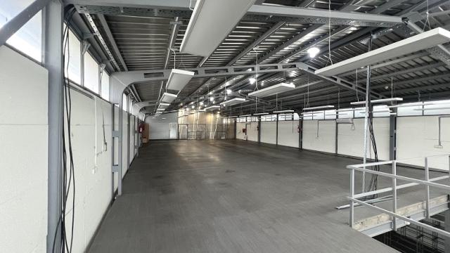 Poslovni prostor, Trosoban, Izdavanje, 360m2, Rakovica, Oslobodjenja