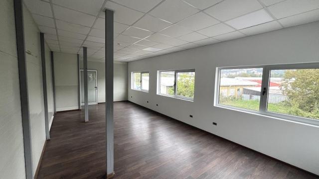 Poslovni prostor, Trosoban, Izdavanje, 360m2, Rakovica, Oslobodjenja
