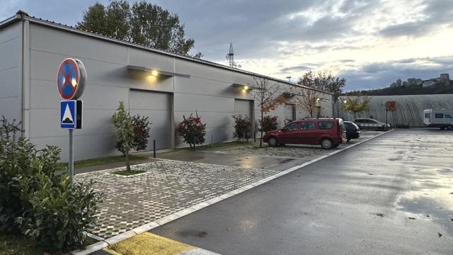 Poslovni prostor, Trosoban, Izdavanje, 210m2, Rakovica, Oslobodjenja