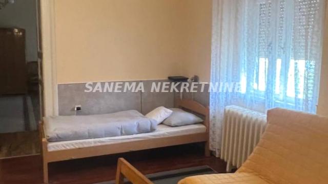 Kuća, četvorosoban, Izdavanje, 250m2, Svetozar Miletić, Okolno mesto, Sombor