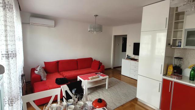Stan, Jednoiposoban, Izdavanje, 41m2, Sinđelićeva