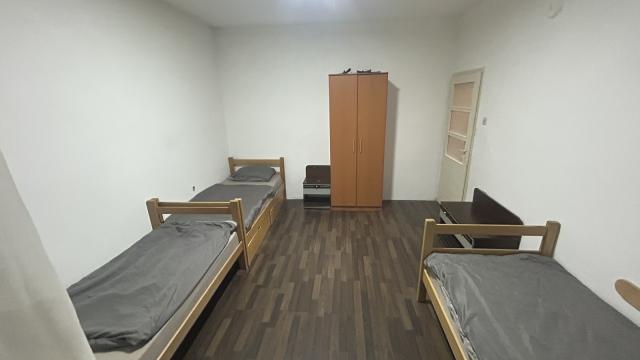 Soba, Izdavanje, 200m2, Dobanovci, Surčin, Dobanovci