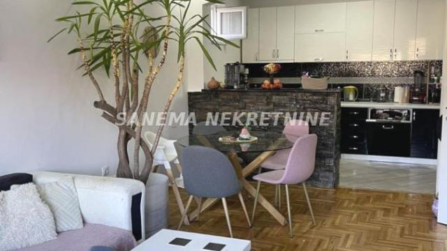 Stan, Trosoban, Prodaja, 75m2, Centar, Gradska lokacija, Sombor