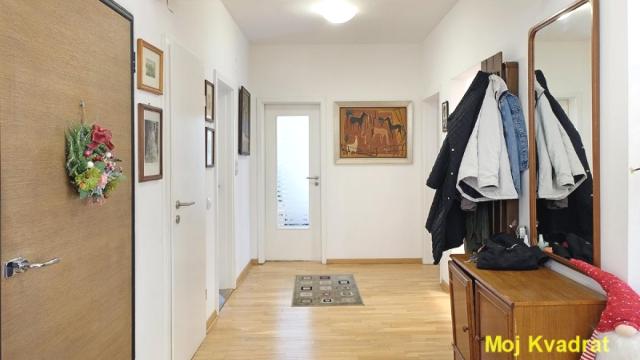 Stan, Dvoiposoban, Prodaja, 101m2, Južni bulevar, Vračar, Šumatovačka