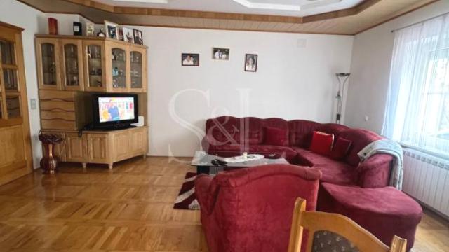 Kuća, Petosoban, Prodaja, 141m2, Goge, Gradska lokacija, Sombor