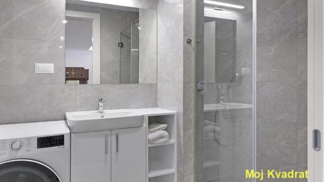 Stan, četvorosoban, Izdavanje, 132m2, SC Vračar, Vračar, Loznička