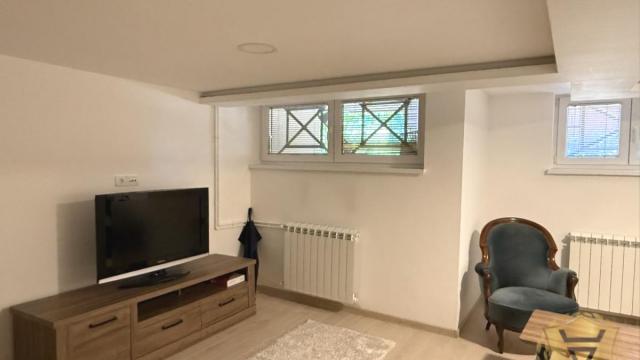Kuća, Petosoban, Izdavanje, 140m2, Cerak, Čukarica, Jablanička