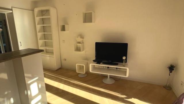 Stan, Jednoiposoban, Izdavanje, 40m2, Kalenić pijaca, Vračar, Požarevačka