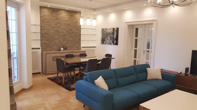 Stan, Trosoban, Izdavanje, 105m2, Krunska