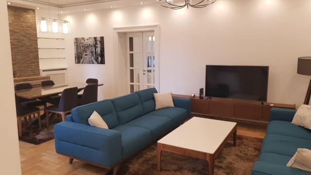 Stan, Trosoban, Izdavanje, 105m2, Krunska