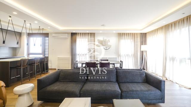 Stan, četvorosoban, Prodaja, 121m2, Internacionalnih brigada