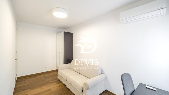 Stan, četvorosoban, Prodaja, 121m2, Internacionalnih brigada