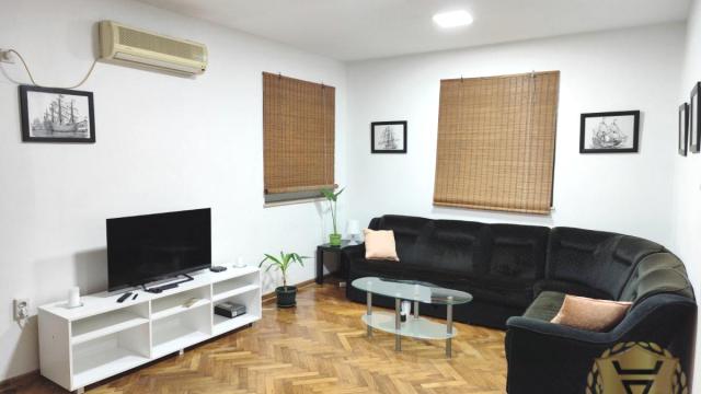 Stan, četvorosoban, Izdavanje, 95m2, Južni bulevar, Vračar, Južni bulevar