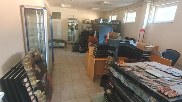 Poslovni prostor, četvorosoban, Izdavanje, 950m2, Sajlovo, Novi Sad, Novi Sad
