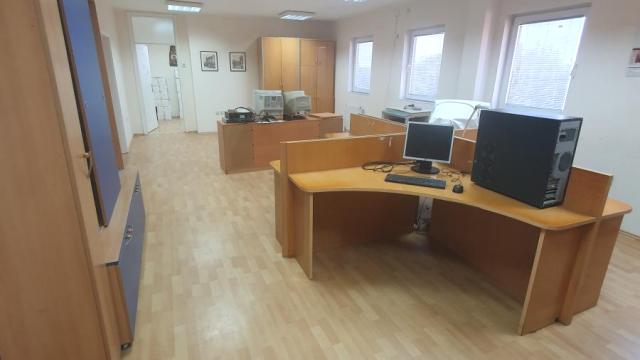 Poslovni prostor, četvorosoban, Izdavanje, 950m2, Sajlovo, Novi Sad, Novi Sad