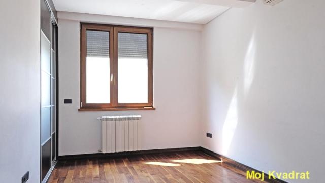 Stan, četvorosoban, Prodaja, 104m2, Crveni krst, Vračar, Save Tekelije
